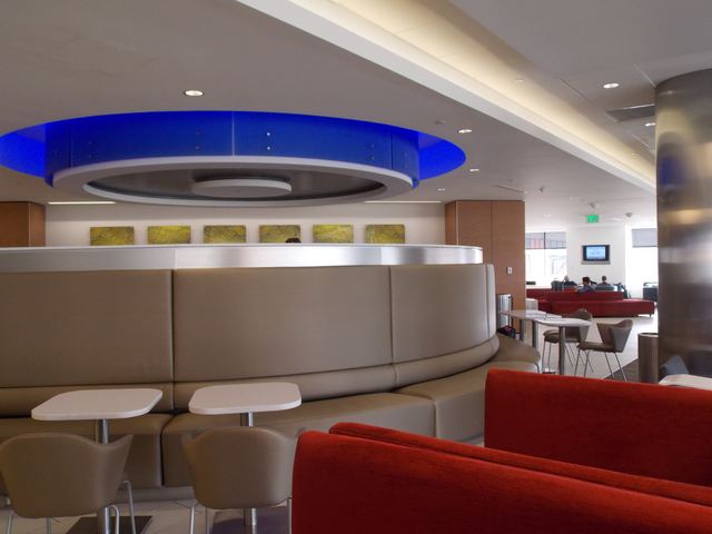 Premium Lounge